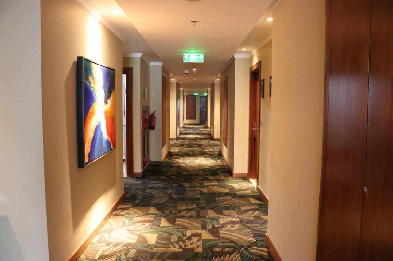 Sotis Hotel Kemang, Джакарта Экстерьер фото