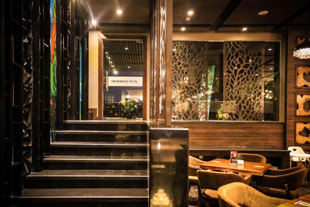 Sotis Hotel Kemang, Джакарта Экстерьер фото