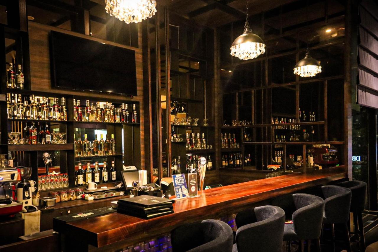 Sotis Hotel Kemang, Джакарта Экстерьер фото