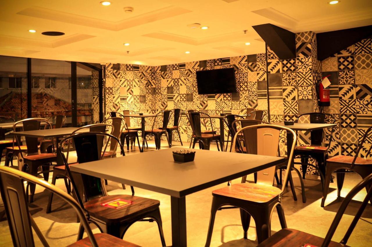 Sotis Hotel Kemang, Джакарта Экстерьер фото