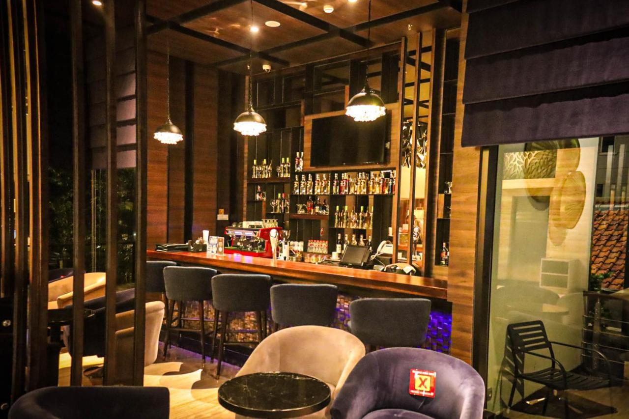 Sotis Hotel Kemang, Джакарта Экстерьер фото