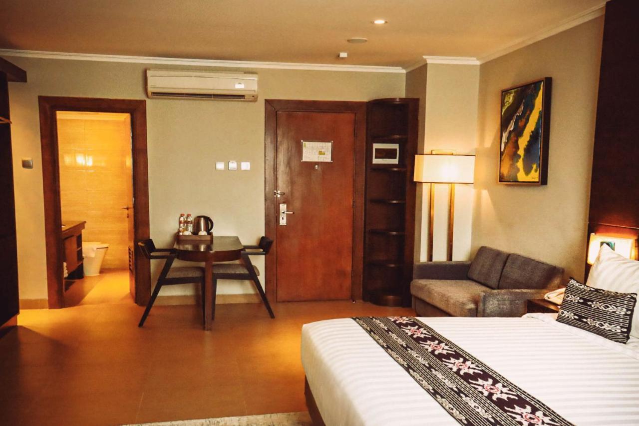 Sotis Hotel Kemang, Джакарта Экстерьер фото