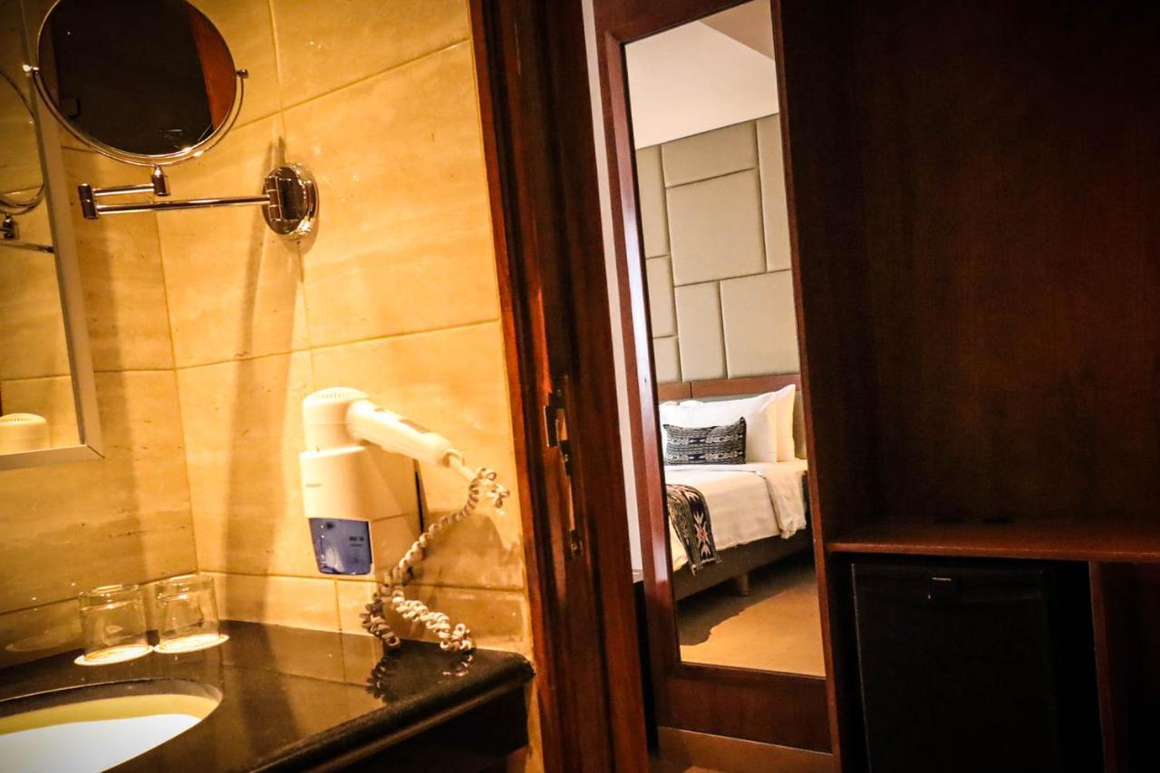 Sotis Hotel Kemang, Джакарта Экстерьер фото