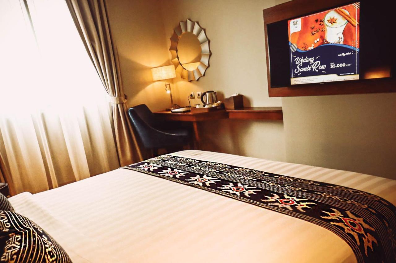 Sotis Hotel Kemang, Джакарта Экстерьер фото